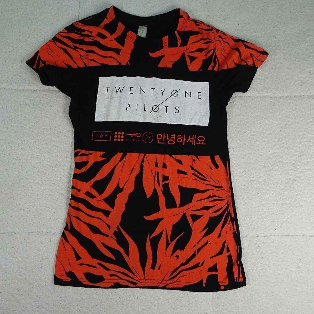 Rock Me "Twenty One Pilots" T-Shirt Small